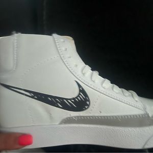size 7, brand new. Blazers but not the true brand. 1 for $40 or 2 for $70
